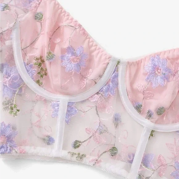 Pink Floral Embroidery Puff Sleeve Sweetheart Neck Top - Picture 5 of 10